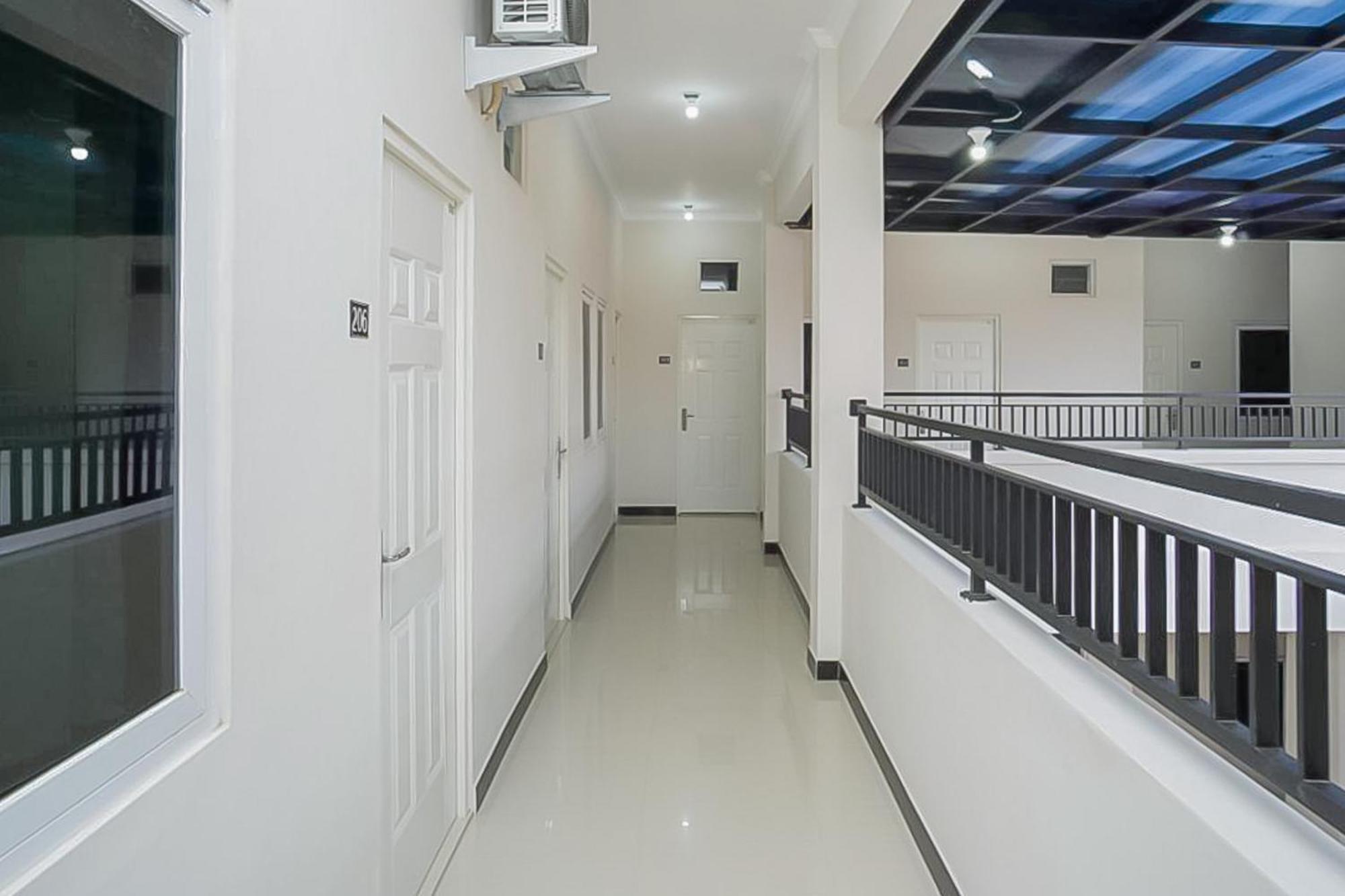 Waringin Guest House Tegal Mitra Reddoorz المظهر الخارجي الصورة