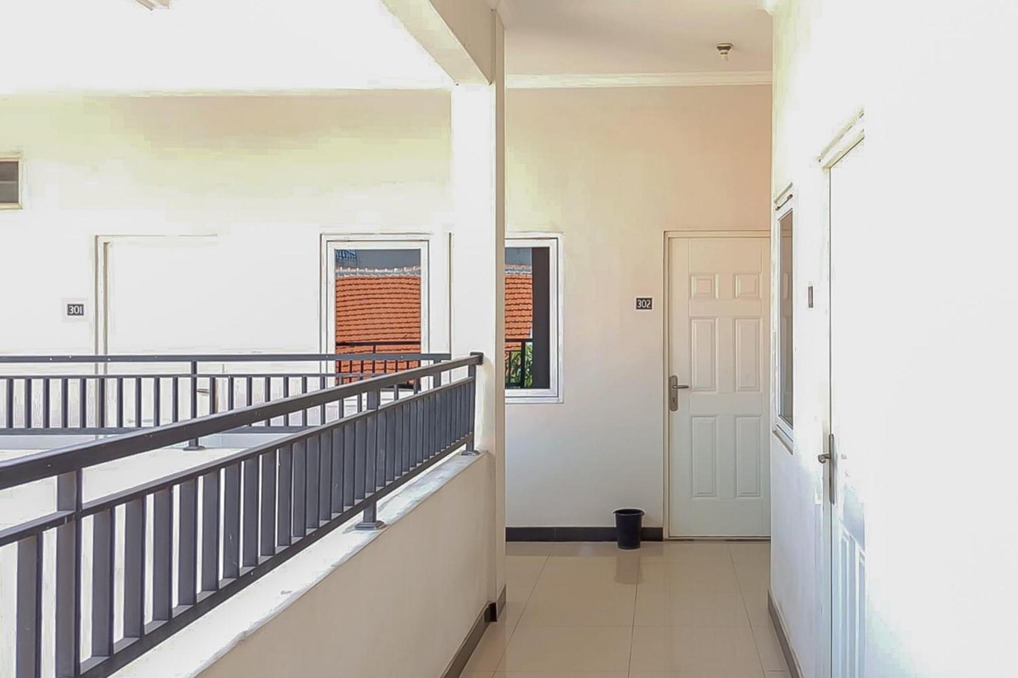 Waringin Guest House Tegal Mitra Reddoorz المظهر الخارجي الصورة