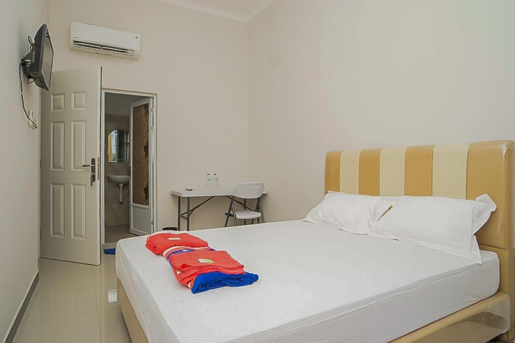 Waringin Guest House Tegal Mitra Reddoorz المظهر الخارجي الصورة